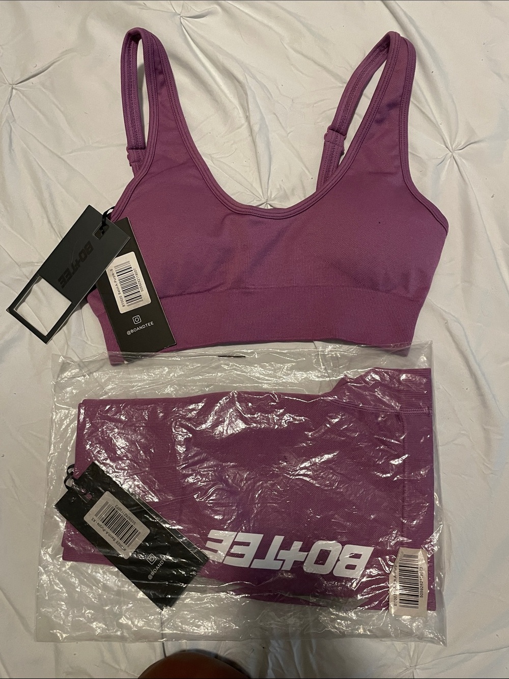 Women's Seamless Scoop Sports Bra and shorts in Purple SET